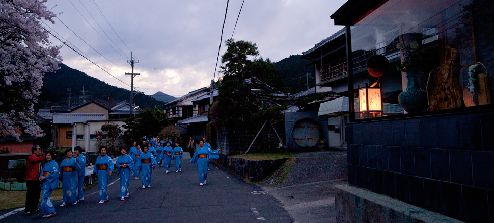 奥津宿行灯点灯式