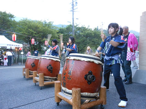 伊勢地行灯点灯式