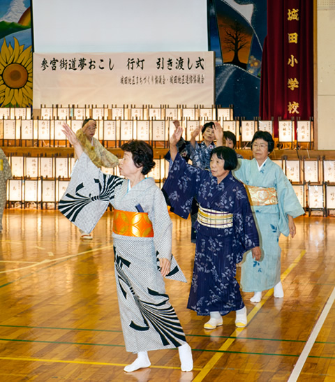 伊勢市・熊野街道（上地町）行灯点灯式