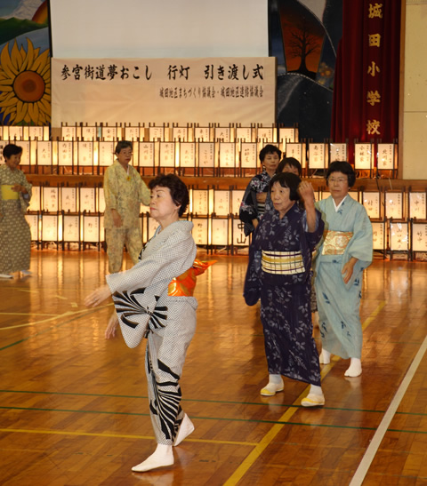 伊勢市・熊野街道（上地町）行灯点灯式