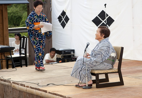 美杉町多気宿、川柳・俳句行灯点灯式