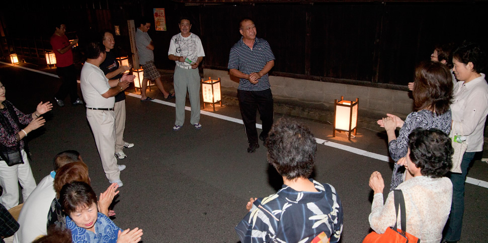 武四郎翁生誕地 川柳・俳句灯点灯