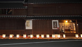 鳥羽街道「鳥羽大庄屋かどや」行灯提供